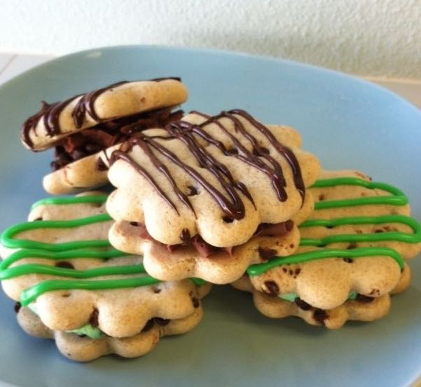 Mint and Chocolate Sandwich Cookies (SHIP)